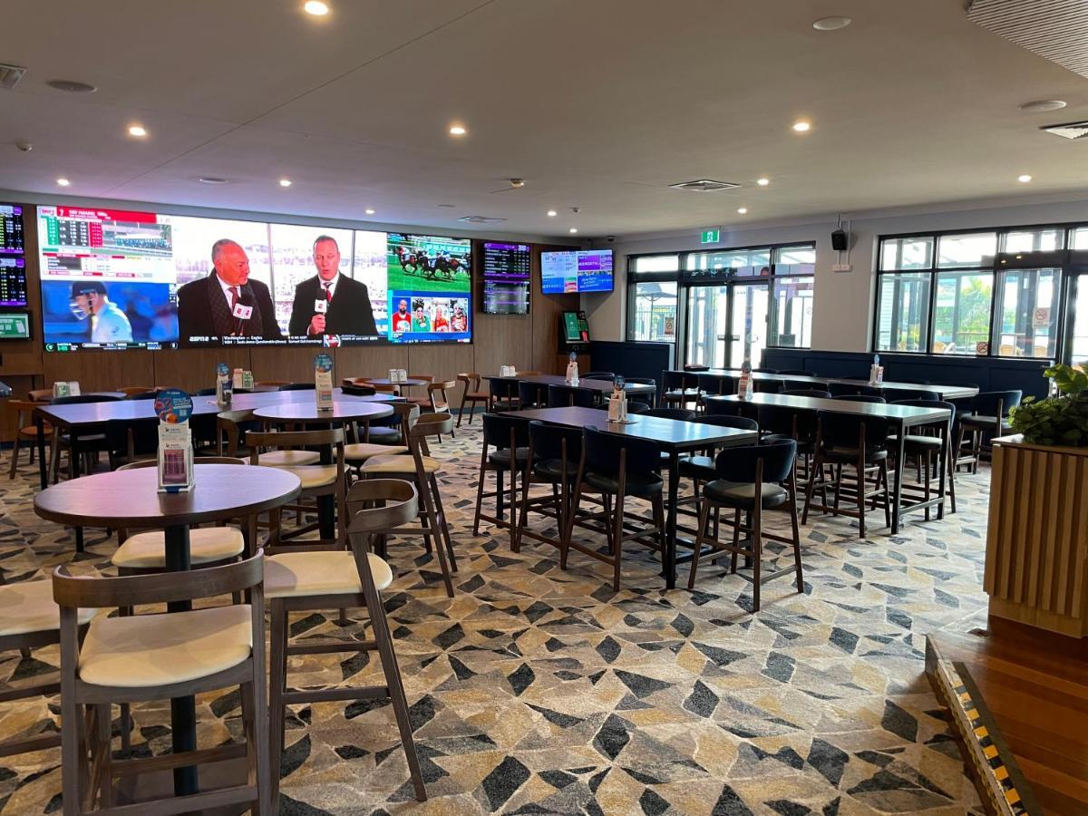 Meadowbrook Hotel Brisbane Loganlea Ngoại thất bức ảnh