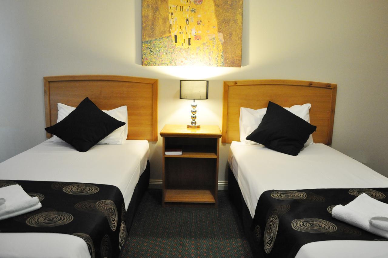 Meadowbrook Hotel Brisbane Loganlea Ngoại thất bức ảnh