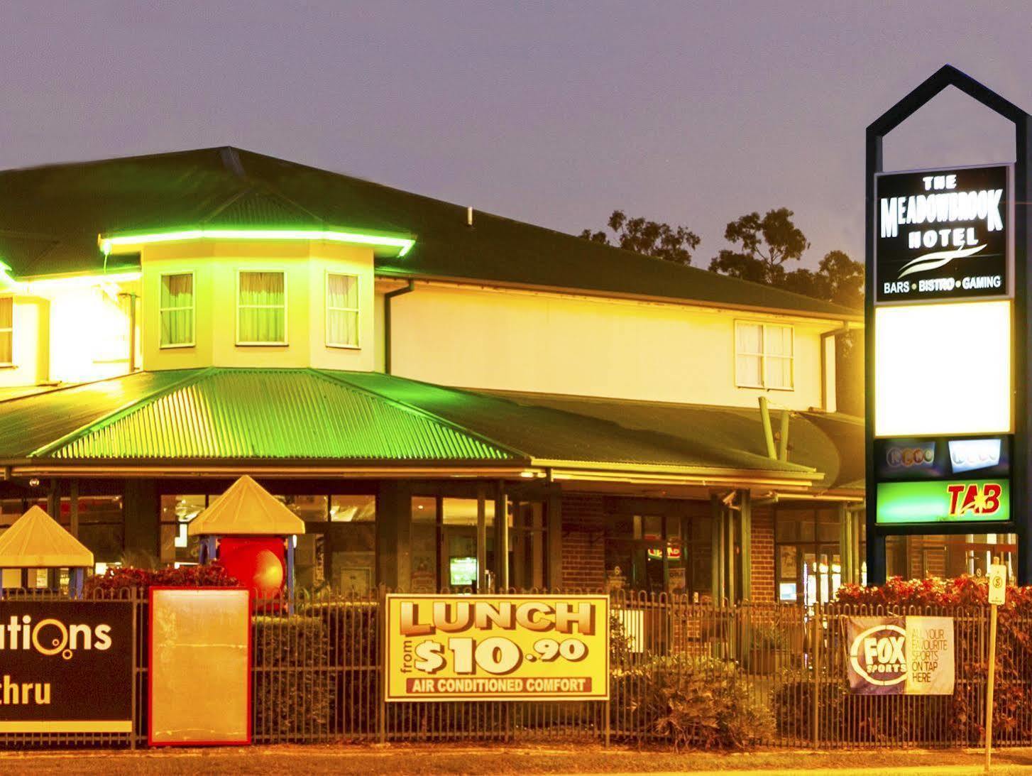 Meadowbrook Hotel Brisbane Loganlea Ngoại thất bức ảnh